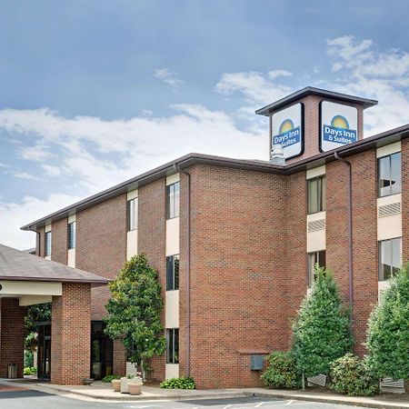 Days Inn & Suites By Wyndham Hickory Eksteriør bilde