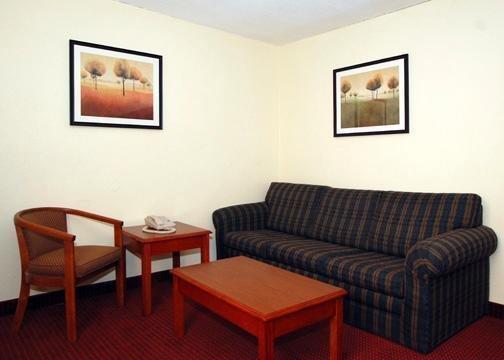 Days Inn & Suites By Wyndham Hickory Eksteriør bilde
