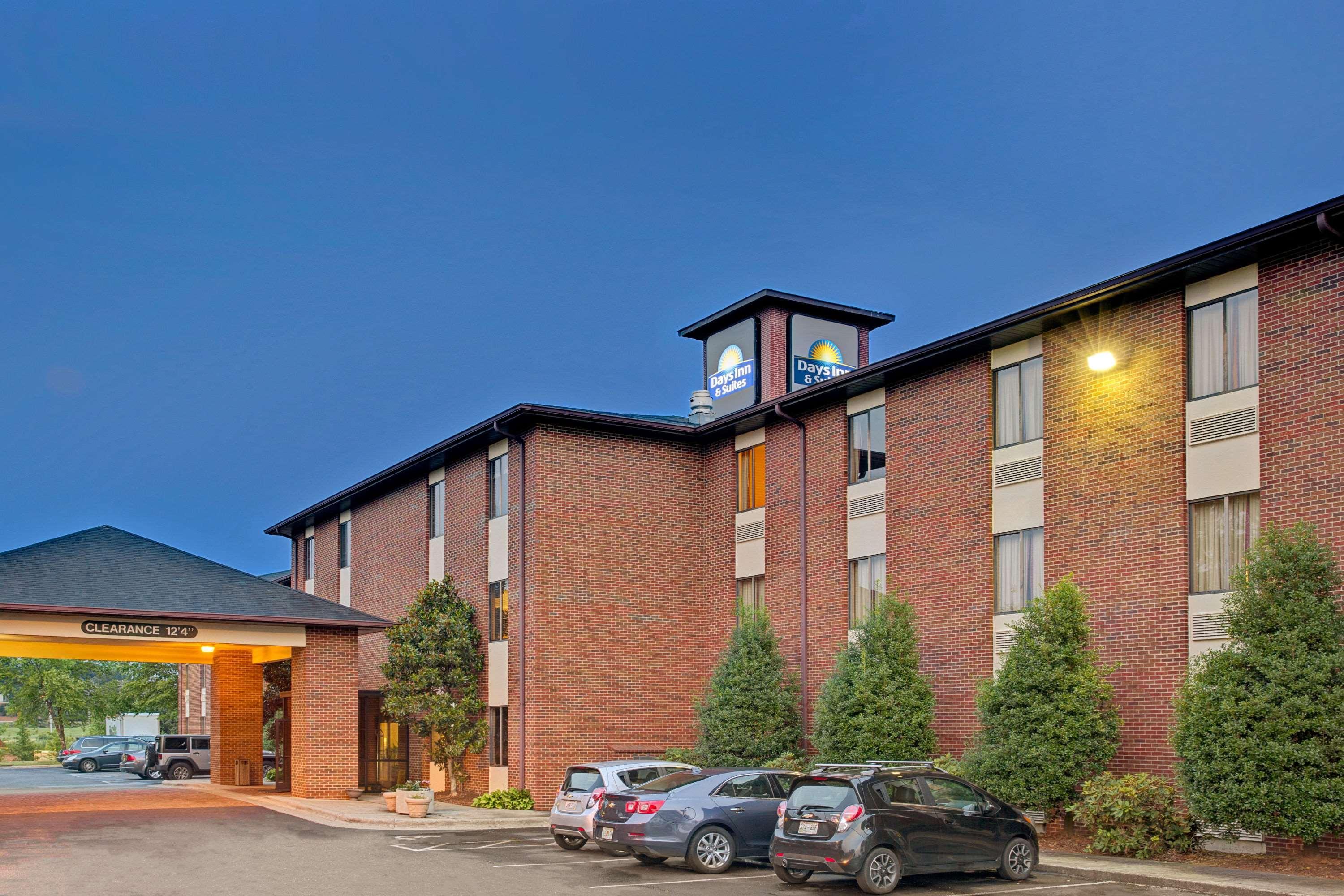 Days Inn & Suites By Wyndham Hickory Eksteriør bilde